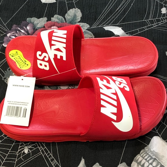 DS NWT NIKE SB RED/WHITE BENASSI SOLARSOFT SLIDES 9 RARE - Picture 6 of 8